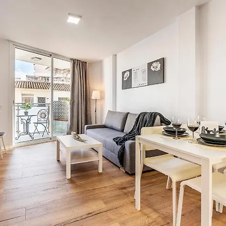 Apartment Stunning In With Wifi And 1 Bedrooms Torremolinos