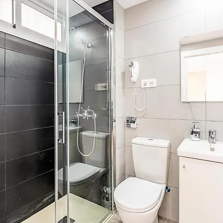 Stunning In With Wifi And 1 Bedrooms Torremolinos